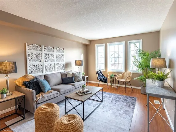 407 White Birch Ave, Waterloo, ON N2V 2T3