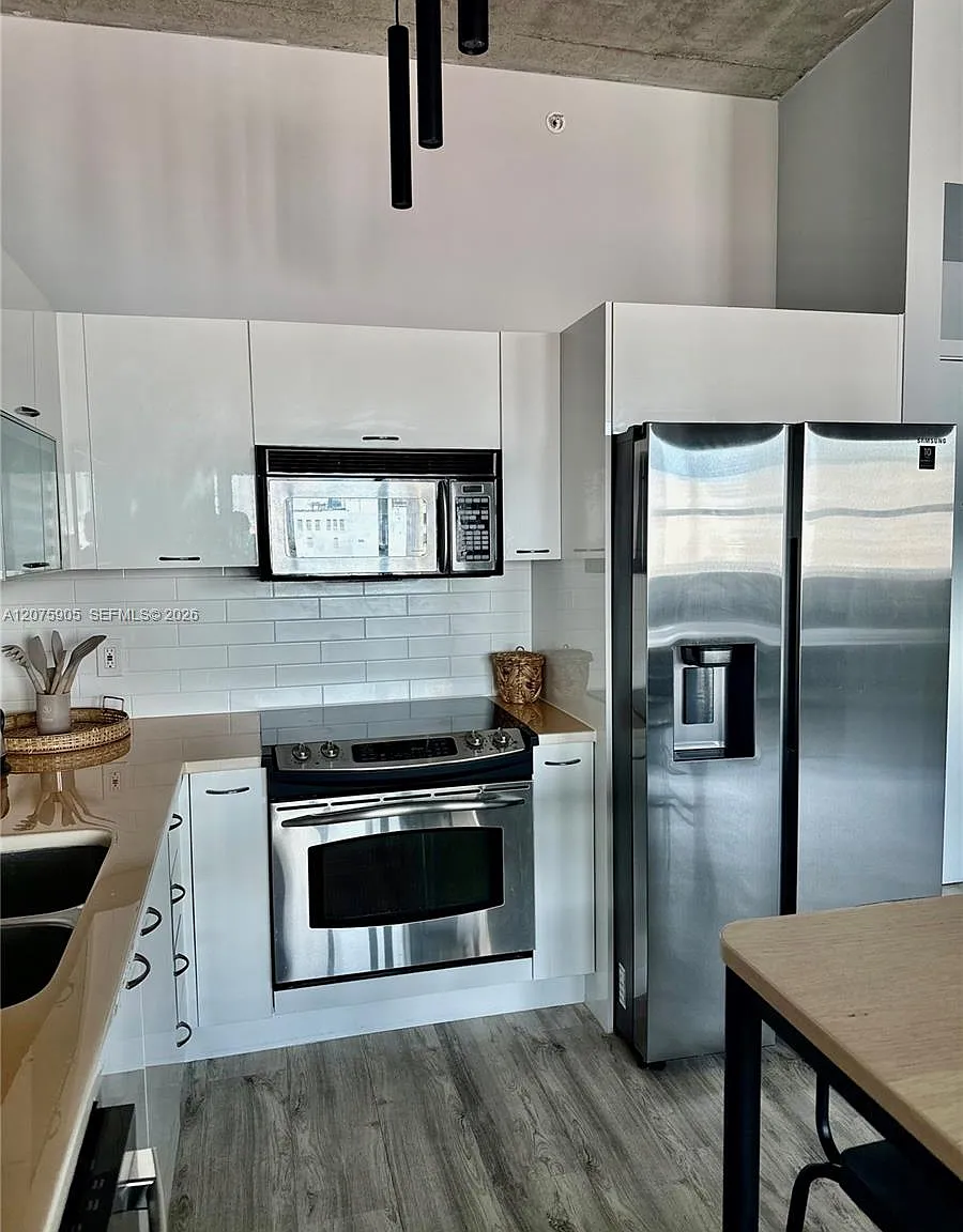 1 bed, 651 sqft, $2,830 — Photo 3