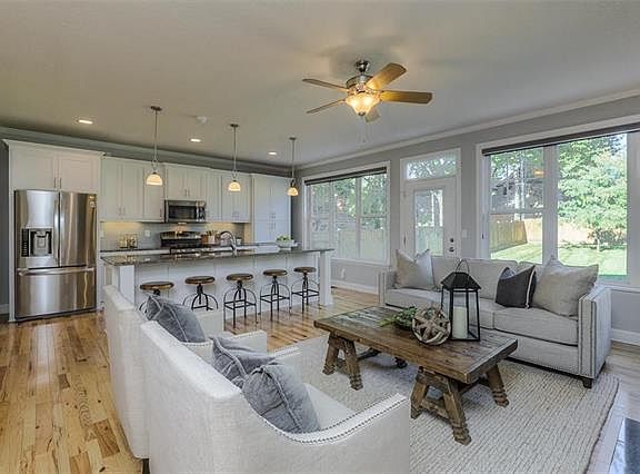 4th image of 3014 McGee St