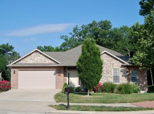 5309 Forest Glen Dr, Columbia, MO 65203