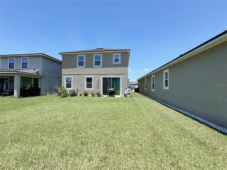 2428 Chateau Loop — Photo 37