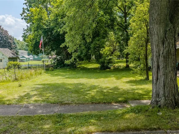 218 James St #10, Canastota, NY 13032