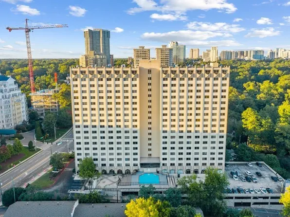 2479 Peachtree Rd NE APT 1002, Atlanta, GA 30305