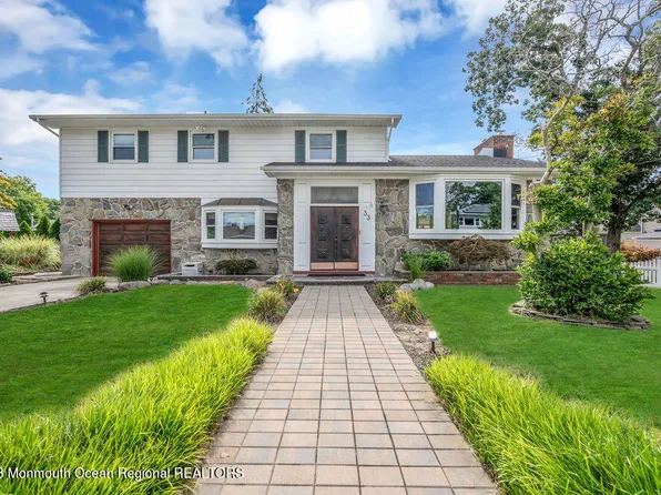 33 Hollybrook Drive, Toms River, NJ 08753