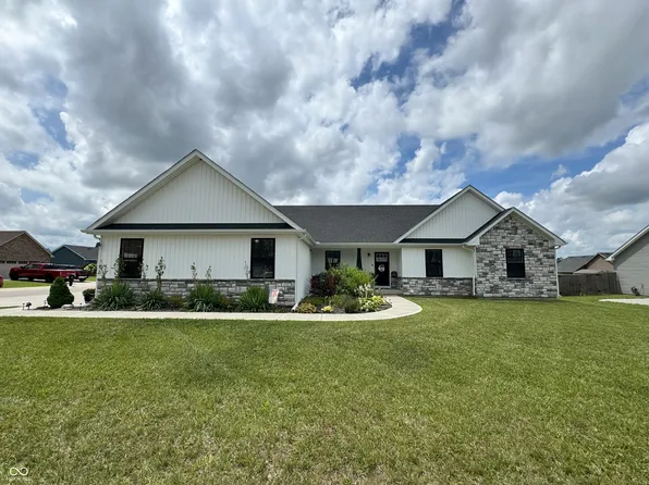 113 Abbey Ln, Crawfordsville, IN 47933