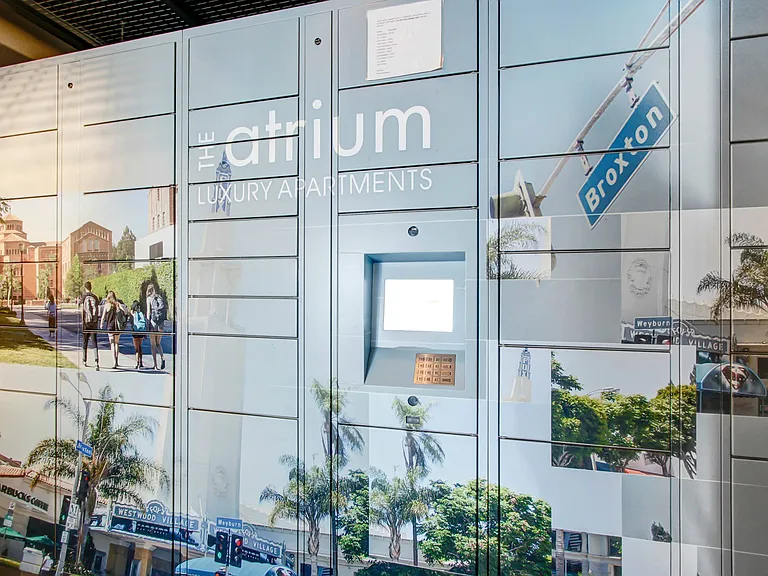 Atrium — Photo 30