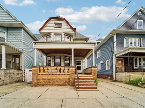 155 W 3rd St, Bayonne, NJ 07002