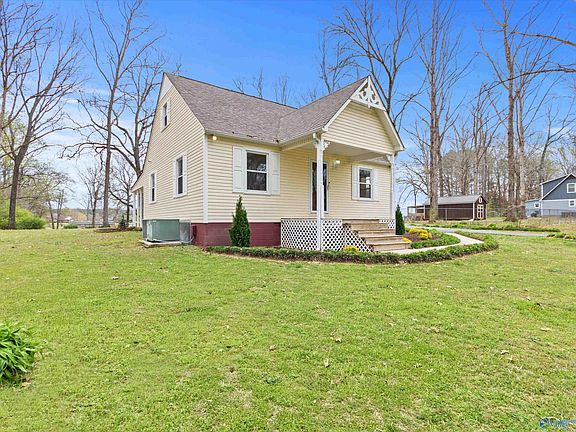 3rd image of 16724 Sandy Ln