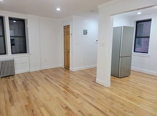239 W 10th St #2D, New York, NY 10014