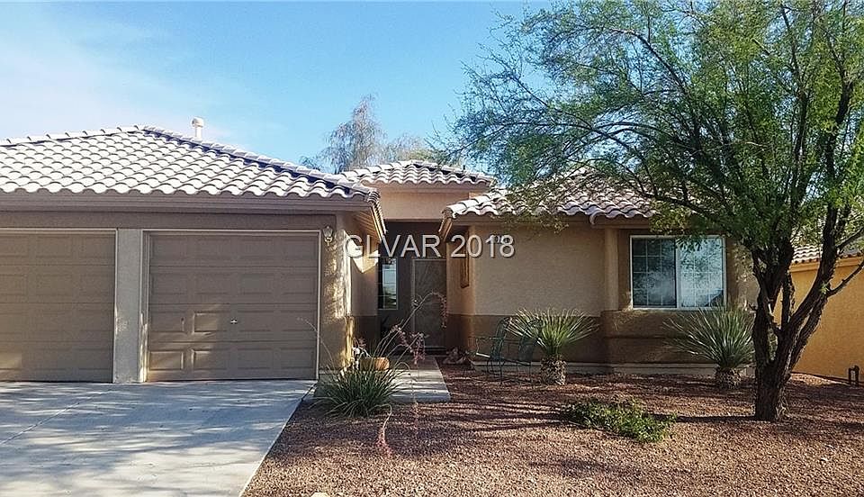 2nd image of 1077 Featherwood Ave