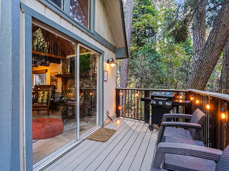 692 Sunderland Ct — Photo 40