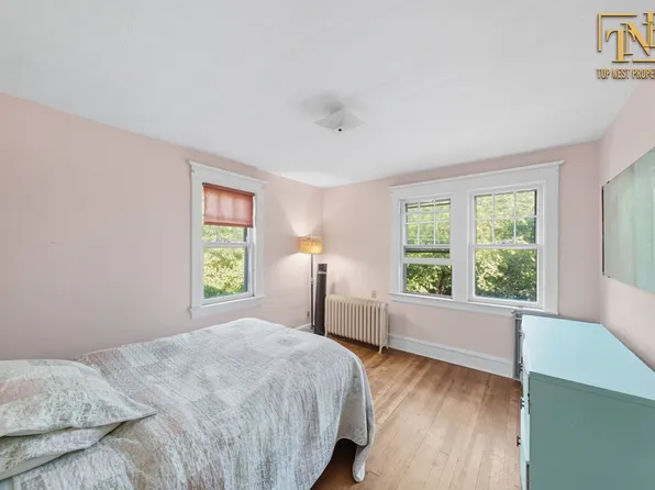 310 Brighton Avenue image 2 of 29