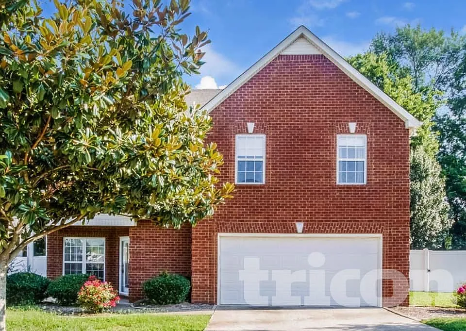 221 Titans Cir