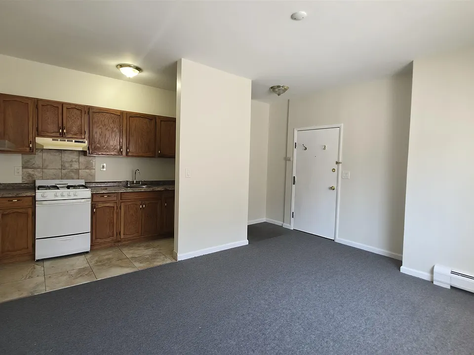 77 Colgate St #1