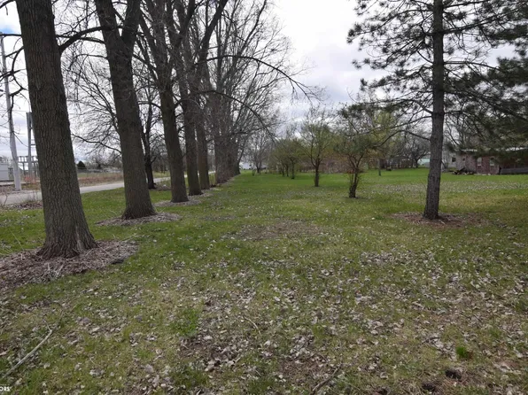 N Eastern Ave, Eagle Grove, IA 50533