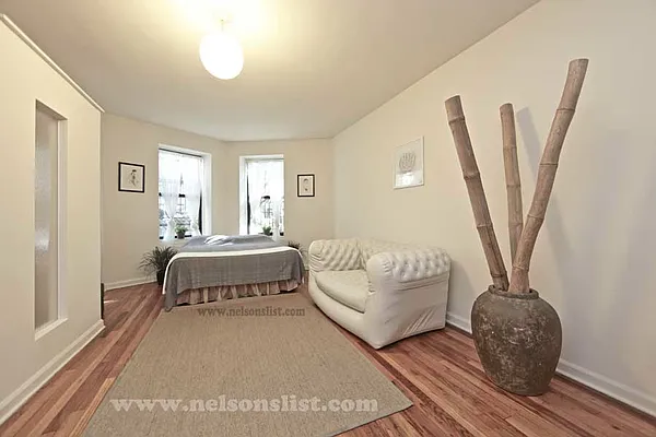 Rented by Nelson Aybar, LREB | media 1