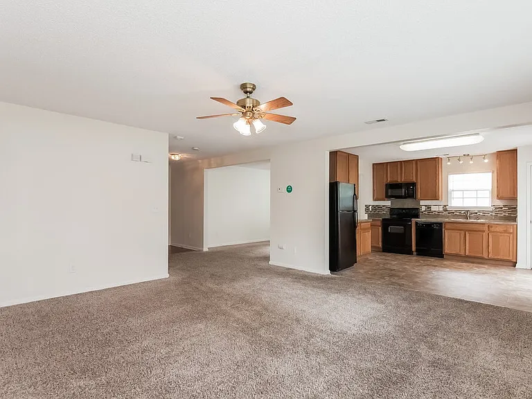 7945 Bristle Ln — Photo 5