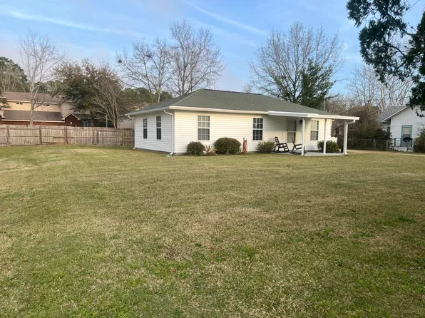 2156 Janet St, Navarre, FL 32566