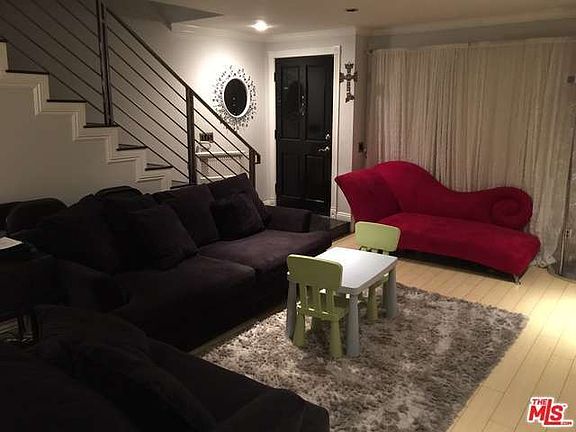 3rd image of 8331 Cedros Ave APT 6