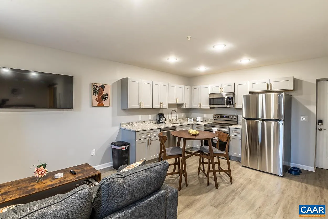 1 bed, 1.0 bath, 525 sqft, $1,995 — Photo 1