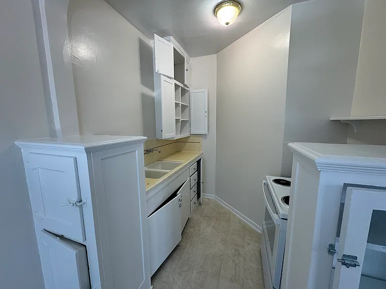 916 Union Street — Photo 14