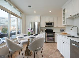 1615 S Hayes St #2, Arlington, VA 22202