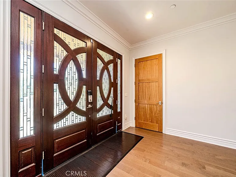 1217 Olive La Canada — Photo 2