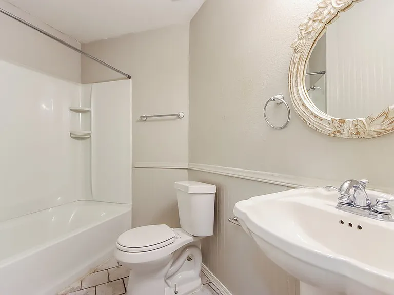 5210 Kristen Ct — Photo 15