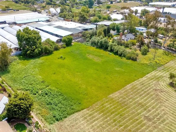 1932 Victory Dr, Vista, CA 92084