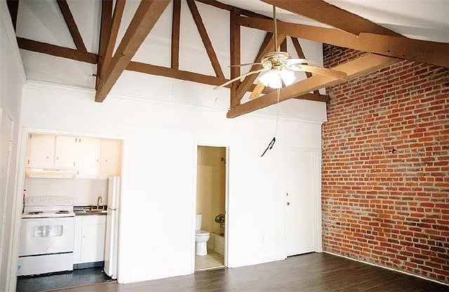 807 Bourbon St #8/2C — Photo 6