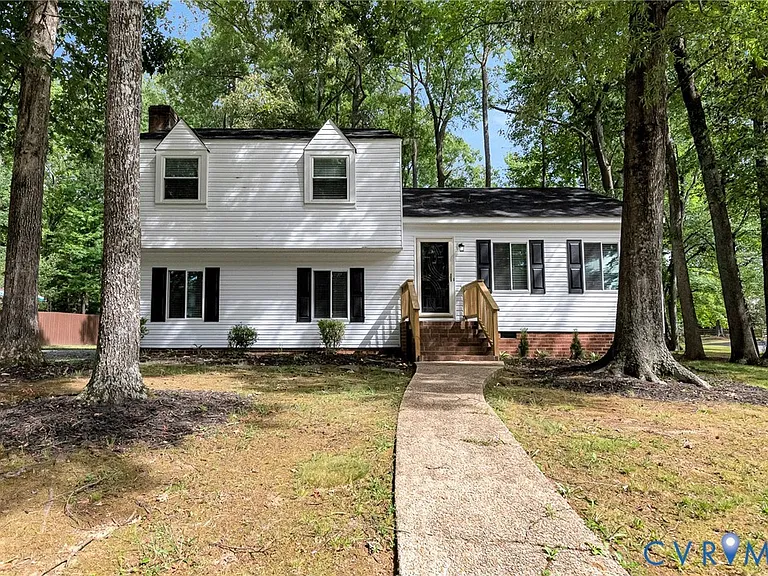 9015 Covewood Rd — Photo 1