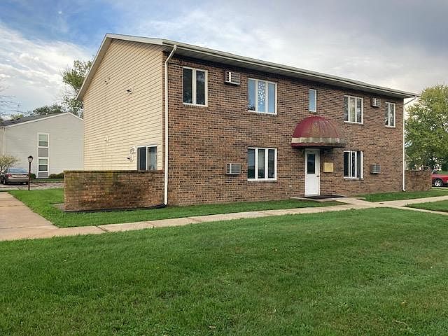1st image of 610 Parkwood Ln