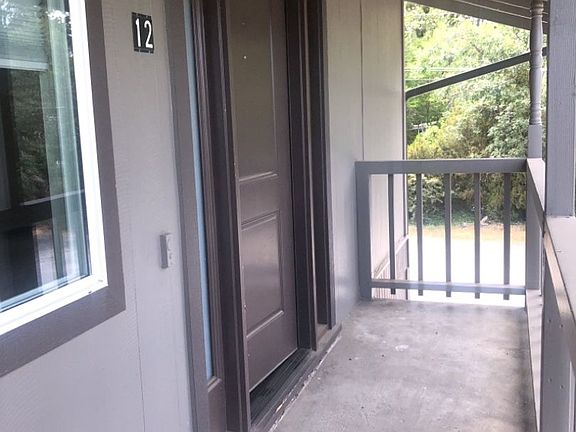 2nd image of 124 Oak Grove Rd #12