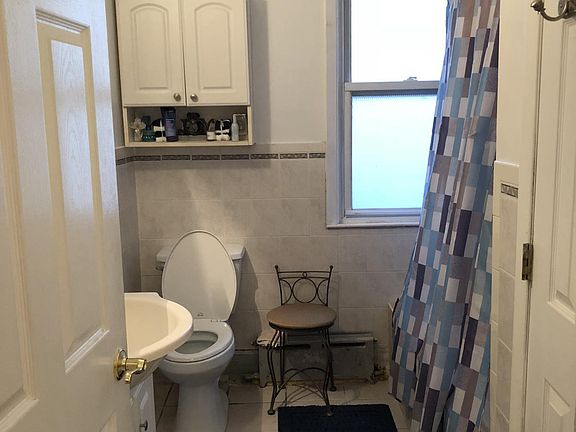 2nd floor bathroom