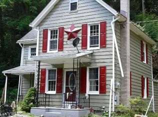 132 Geary Wolfe Rd, Pine Grove, PA 17963