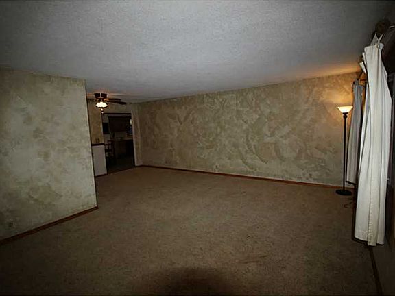 3rd image of 5459 Naomi Dr