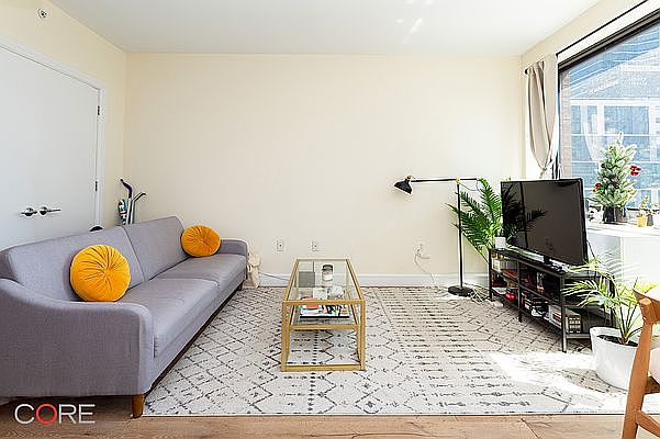1st image of 2519 43rd Ave #804