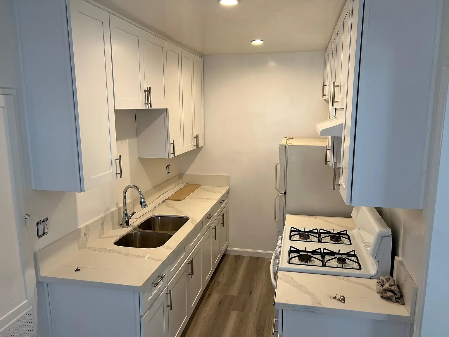 15155 Dickens St — Photo 3