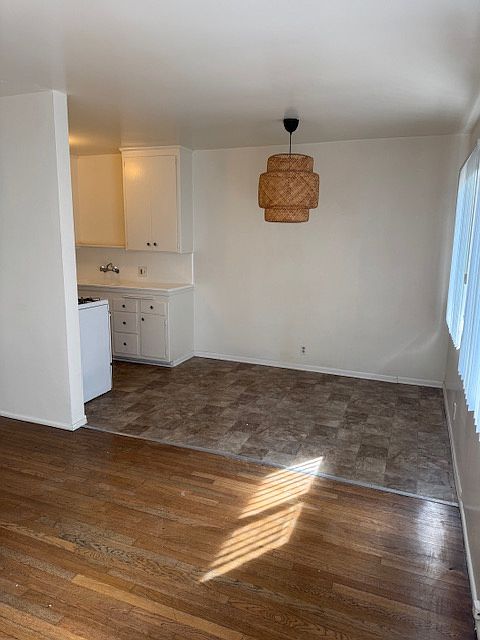 1st image of 607 Parkman Ave APT 2