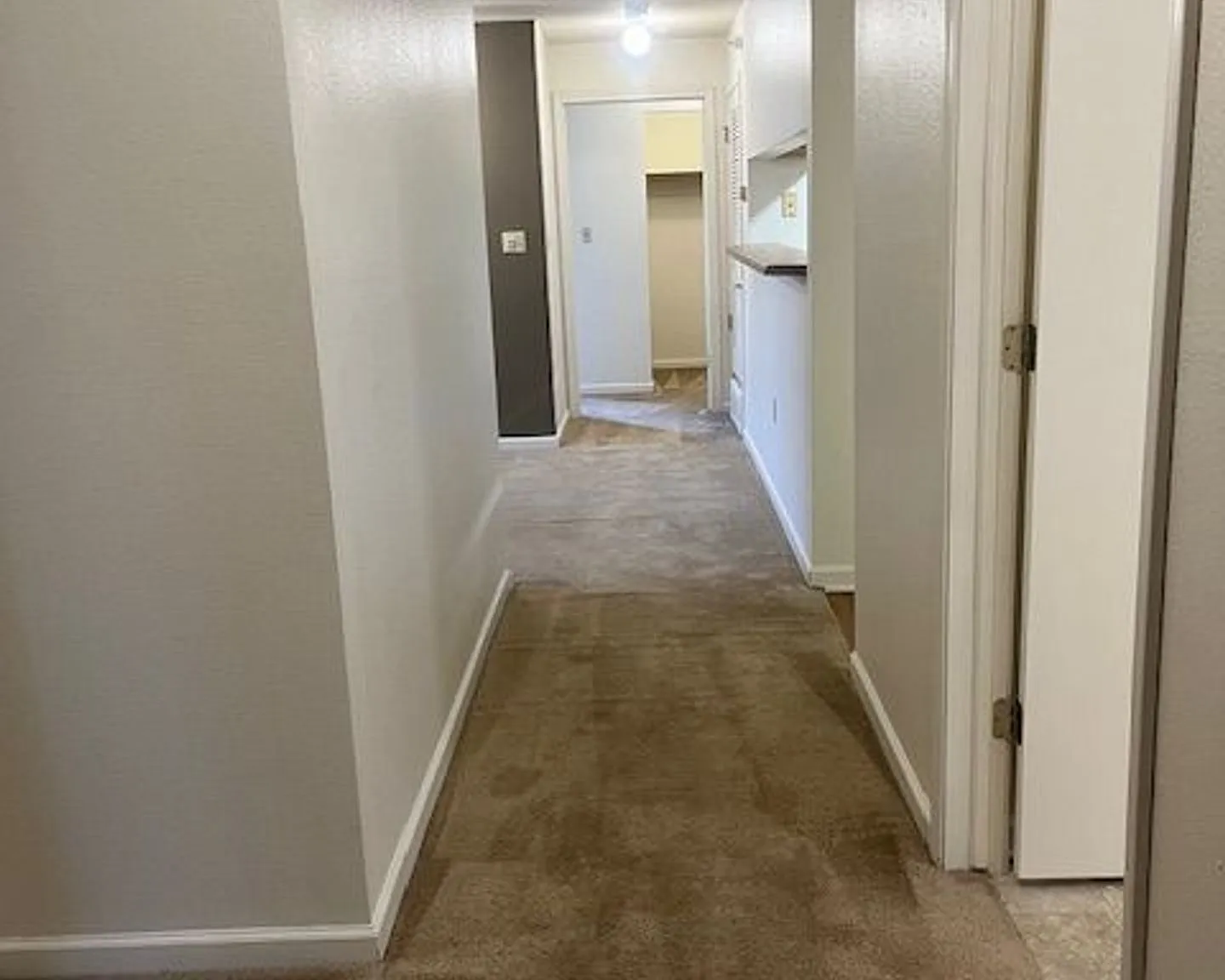 Ashley Square Apartments — Photo 3