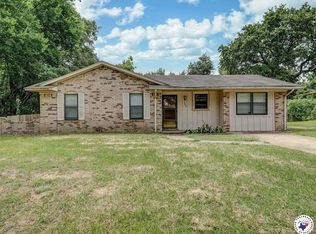 903 Mimosa Dr, Wake Village, TX 75501