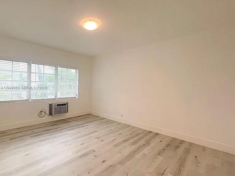 1021 Euclid Ave #9 — Photo 11