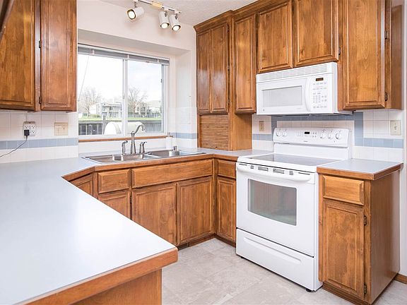 4th image of 2726 S Bannen Ct
