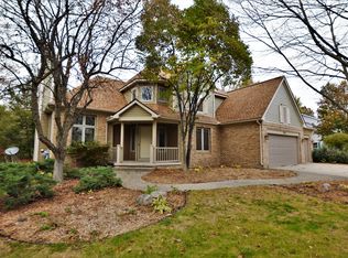 2700 Brookwood Dr, Midland, MI