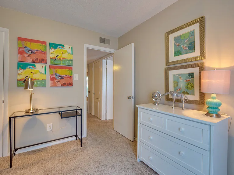 Quail Ridge Apartments — Photo 14