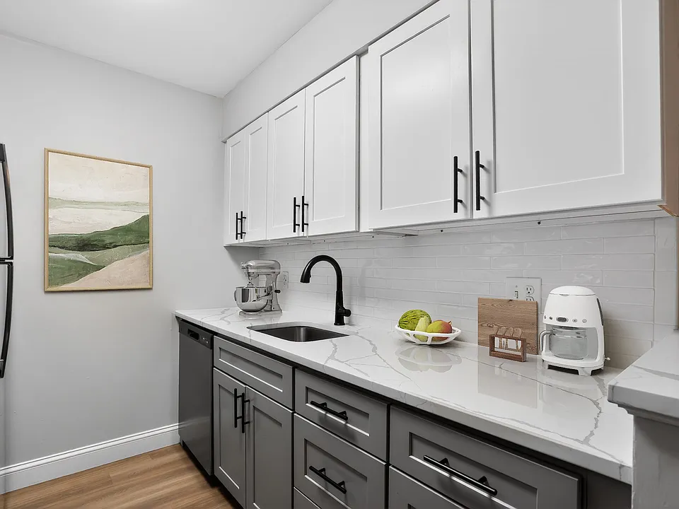 Elevate your living at Bay Ridge at Nashua Apartments, where modern kitchens meet sleek finishes. Enjoy ample space and stylish design perfect for your lifestyle. Ready to make this your new home? Contact us today for more information!