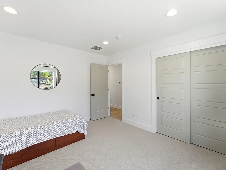 11716 S Meeks Ct — Photo 20