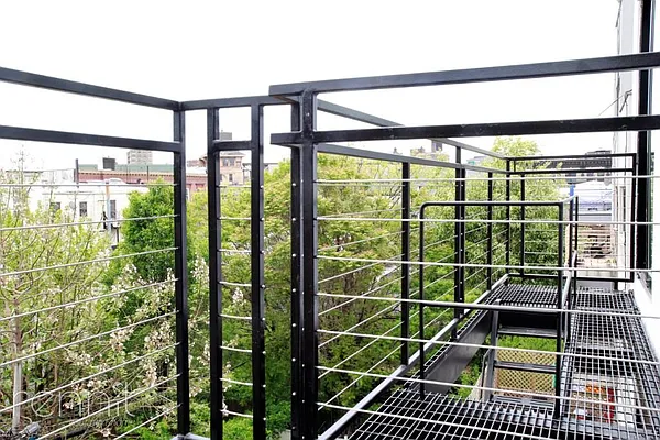 Rented by Rennit Inc. | media 37