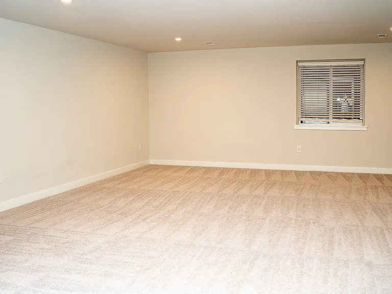 531 Swansea Dr — Photo 8