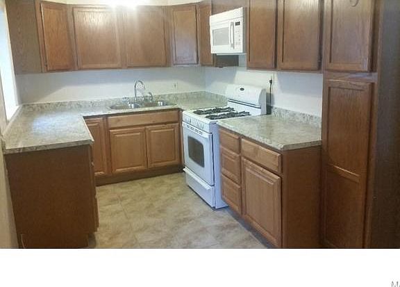 3rd image of 9251 Bataan Dr